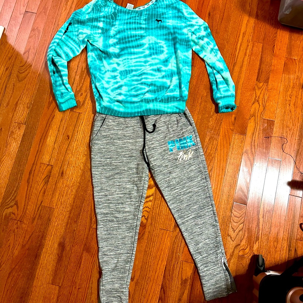 Rare NWOT VS PINK S/M set